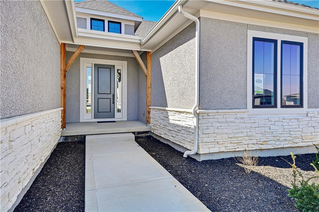 Listing Photo MLS #HMS2489558