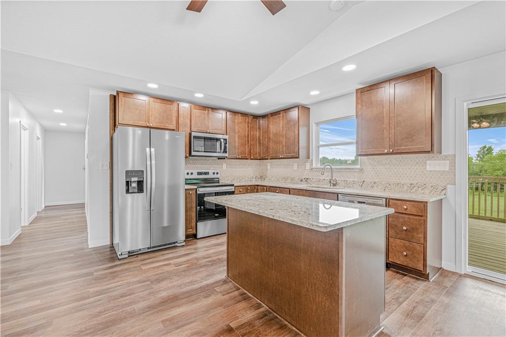 Listing Photo MLS #HMS2528510