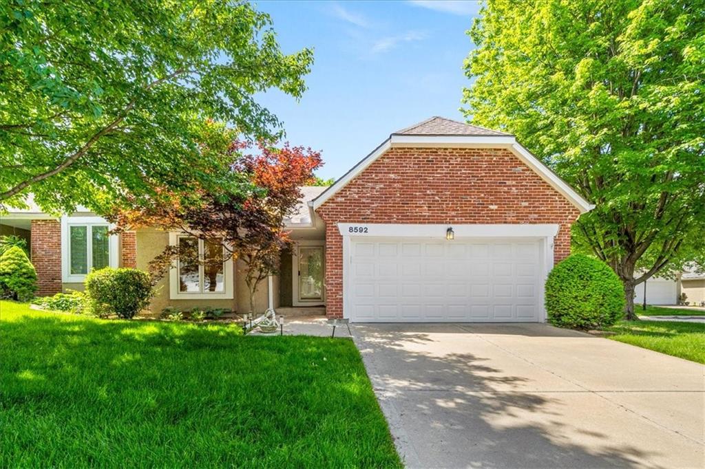 Listing Photo MLS #HMS2537227