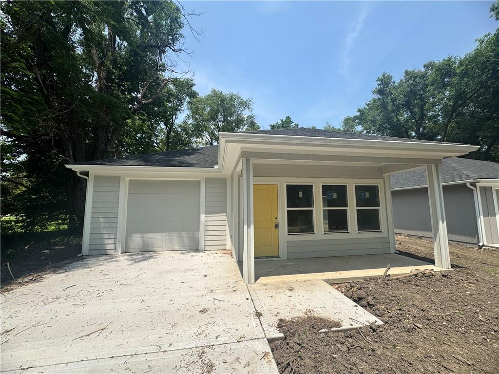 Listing Photo MLS #HMS2538935