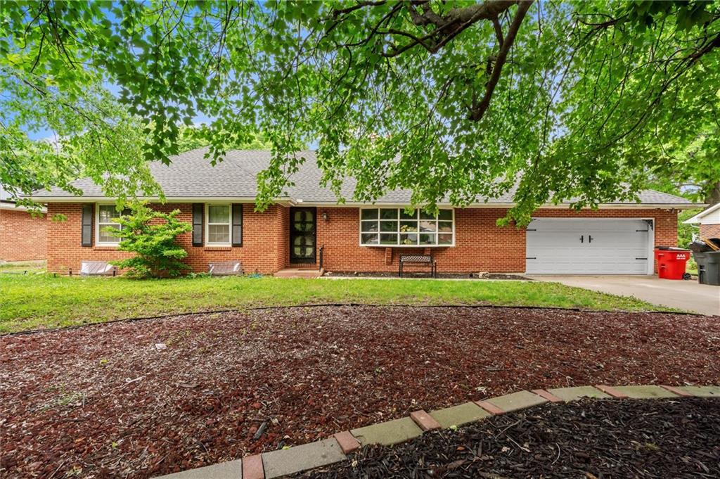 Listing Photo MLS #HMS2550187