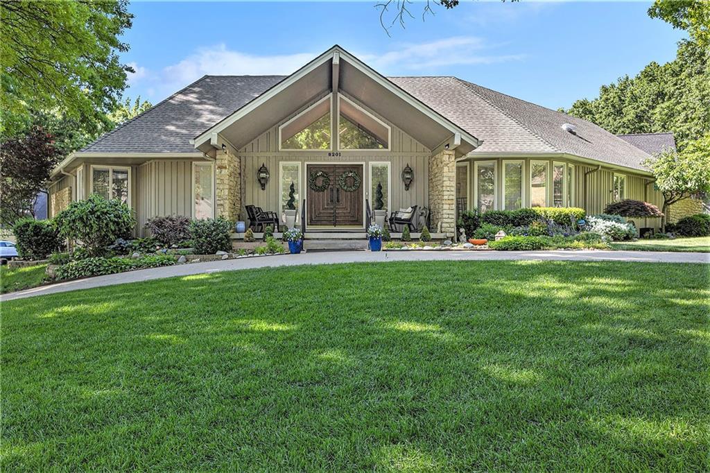 Listing Photo MLS #HMS2551391