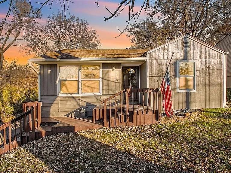 Listing Photo MLS #HMS2551906