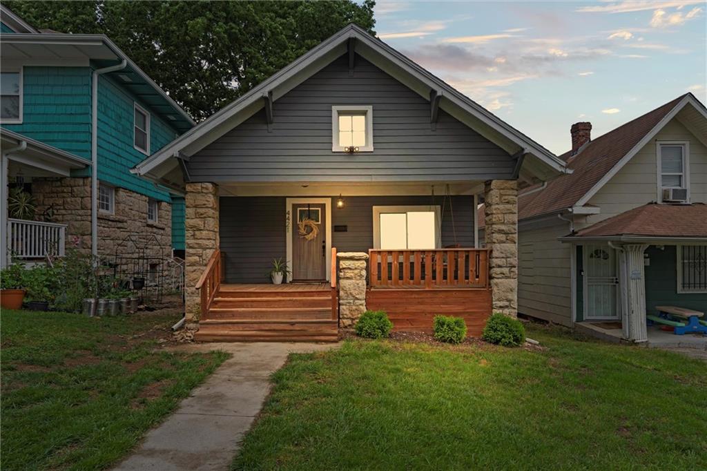 Listing Photo MLS #HMS2552015