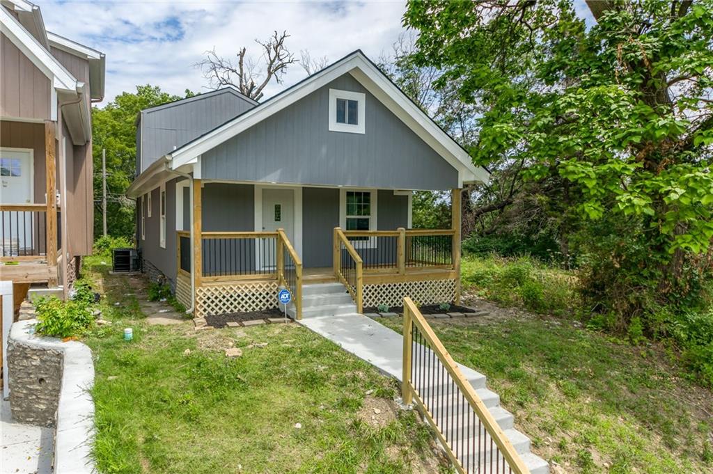 Listing Photo MLS #HMS2552935