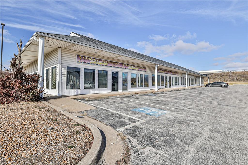 Listing Photo MLS #HMS2552937