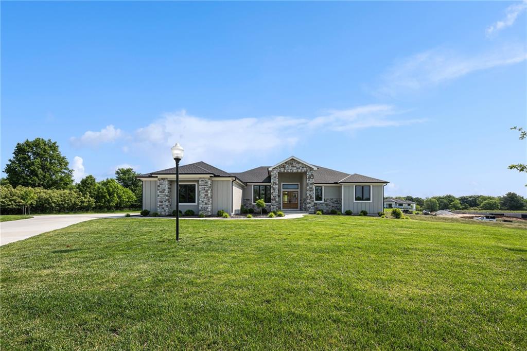 Listing Photo MLS #HMS2553184