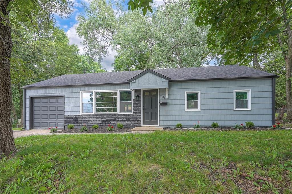 Listing Photo MLS #HMS2553388
