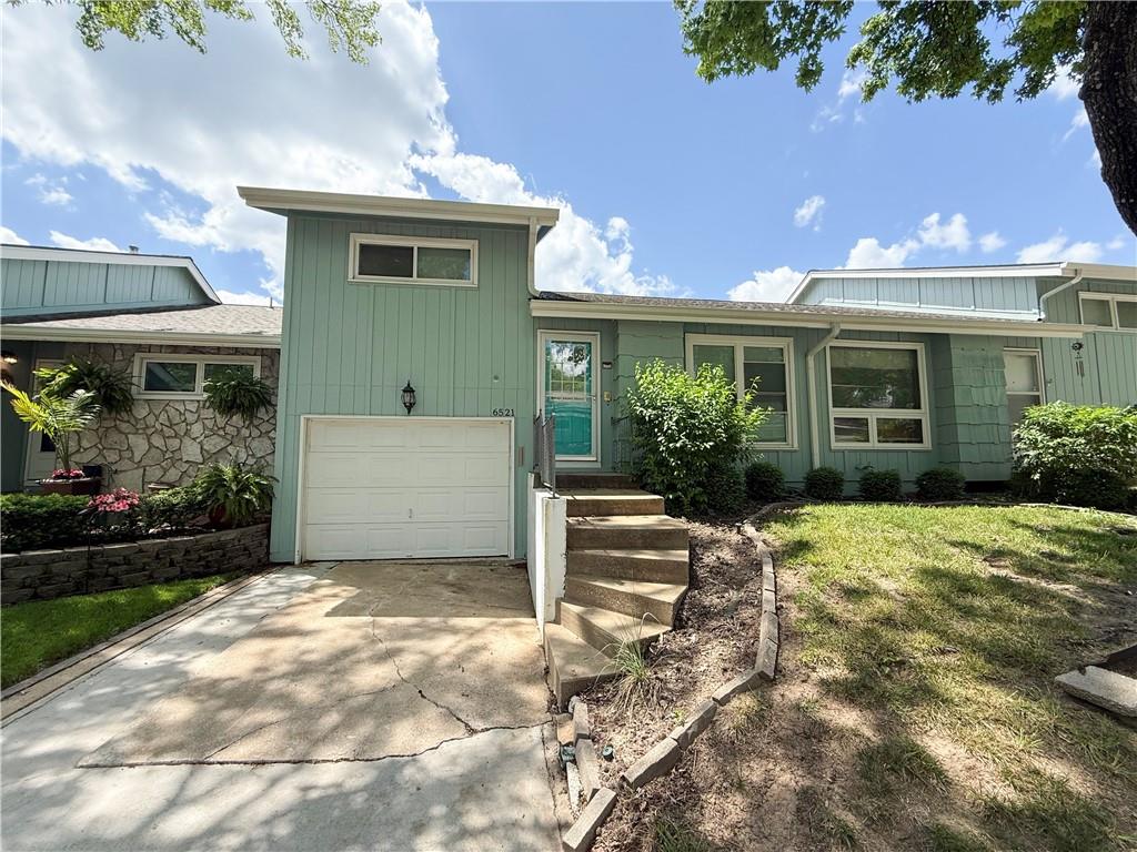 Listing Photo MLS #HMS2553562