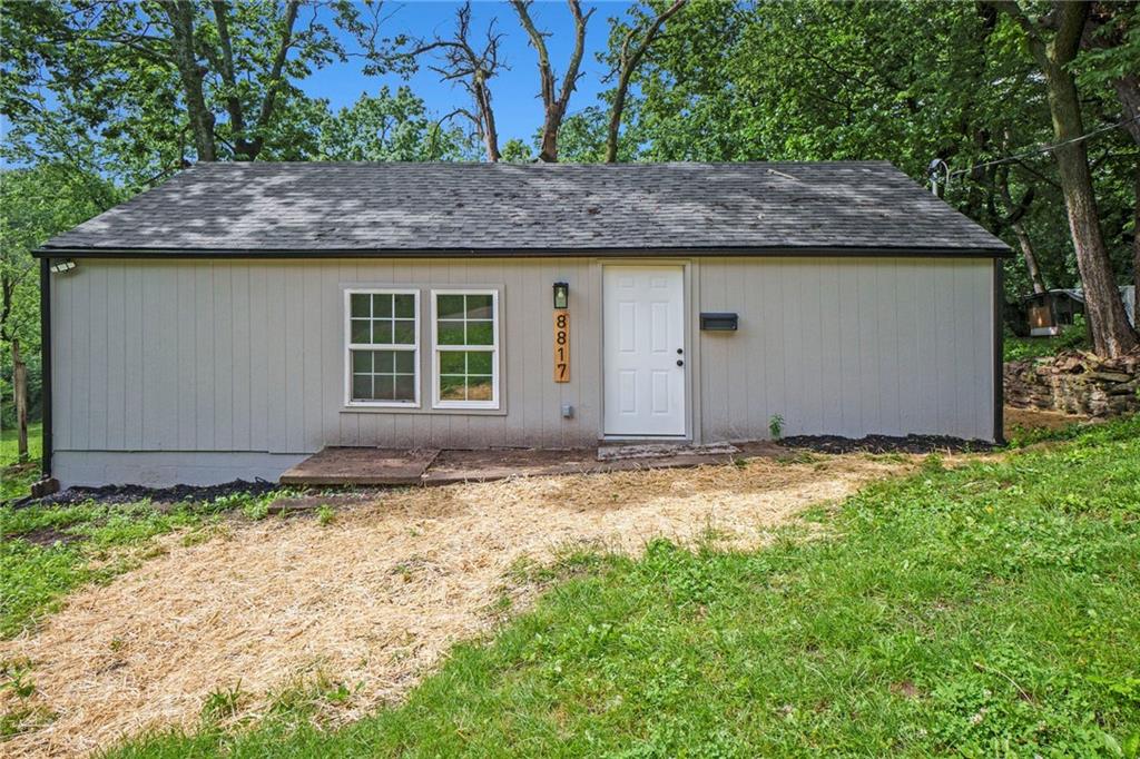 Listing Photo MLS #HMS2553909