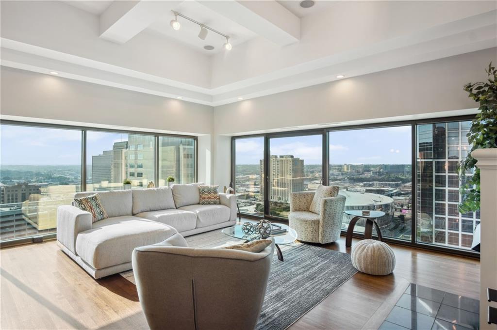 Listing Photo MLS #HMS2555124