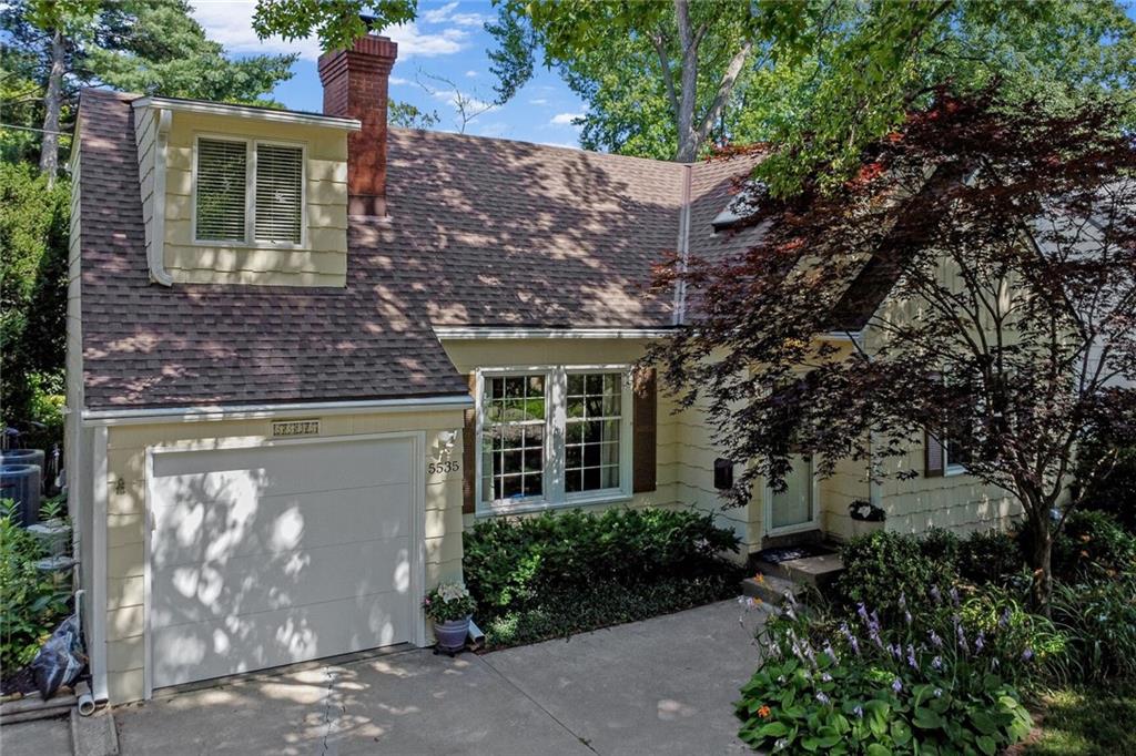 Listing Photo MLS #HMS2555802