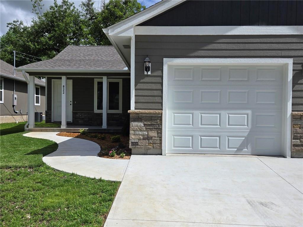 Listing Photo MLS #HMS2555932