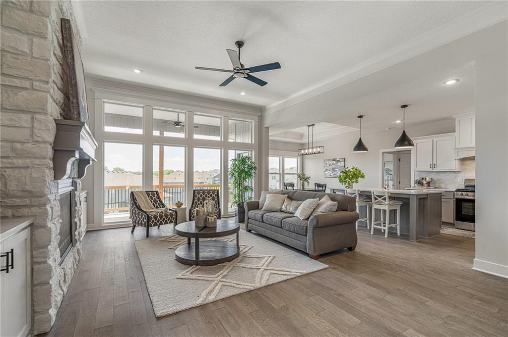 Listing Photo MLS #HMS2556932