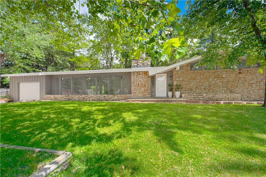 Listing Photo MLS #HMS2557651