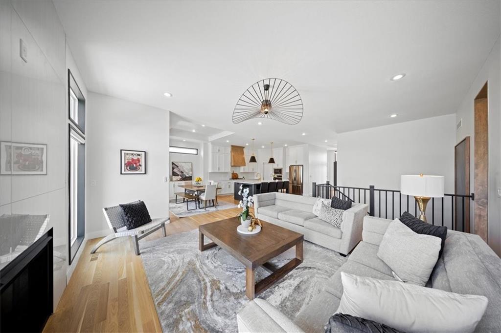 Listing Photo MLS #HMS2559206