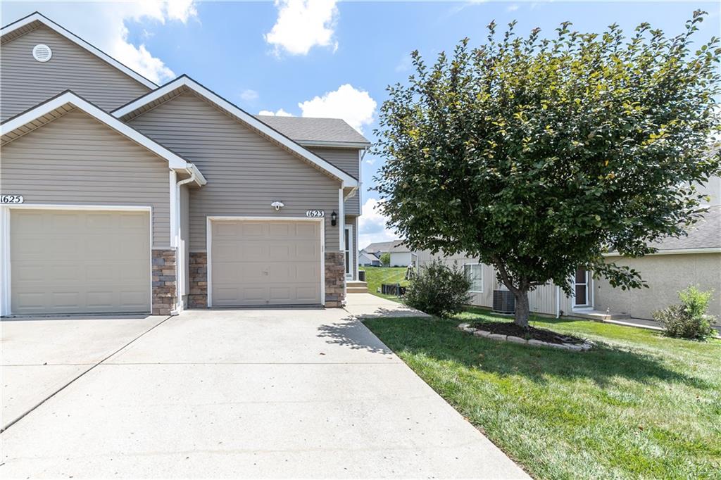 Listing Photo MLS #HMS2559636