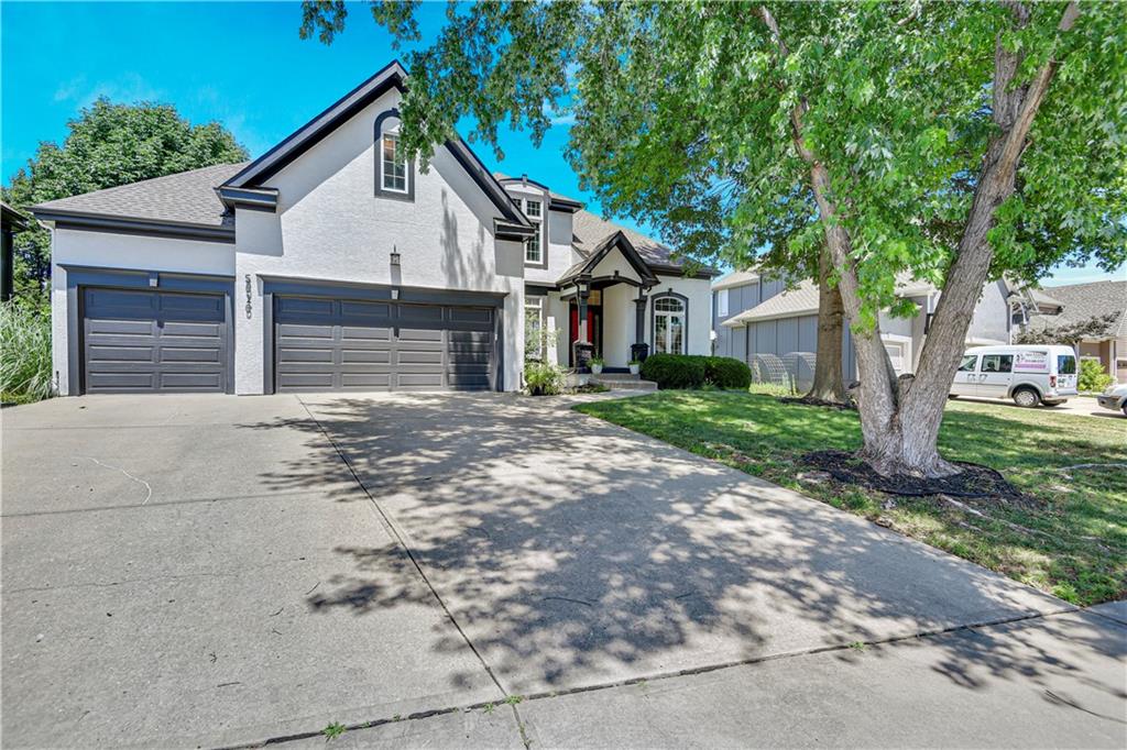 Listing Photo MLS #HMS2559974