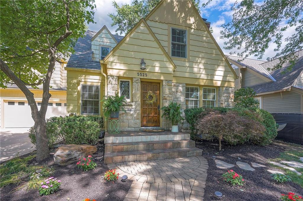 Listing Photo MLS #HMS2560121
