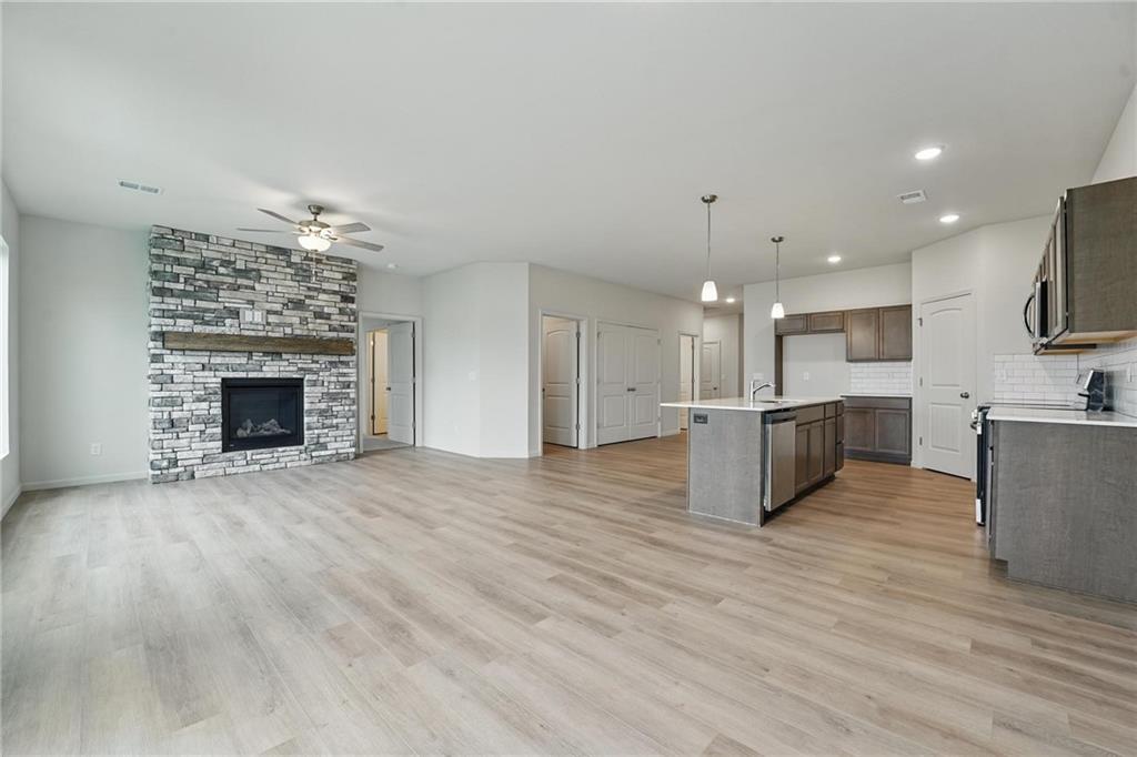 Listing Photo MLS #HMS2560172