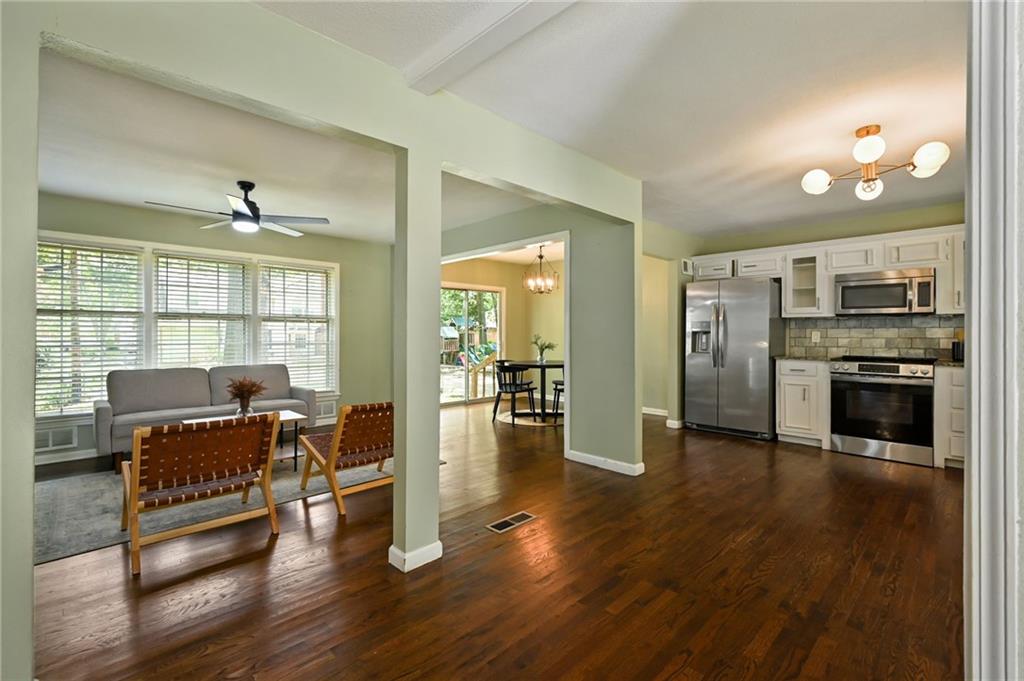Listing Photo MLS #HMS2561457