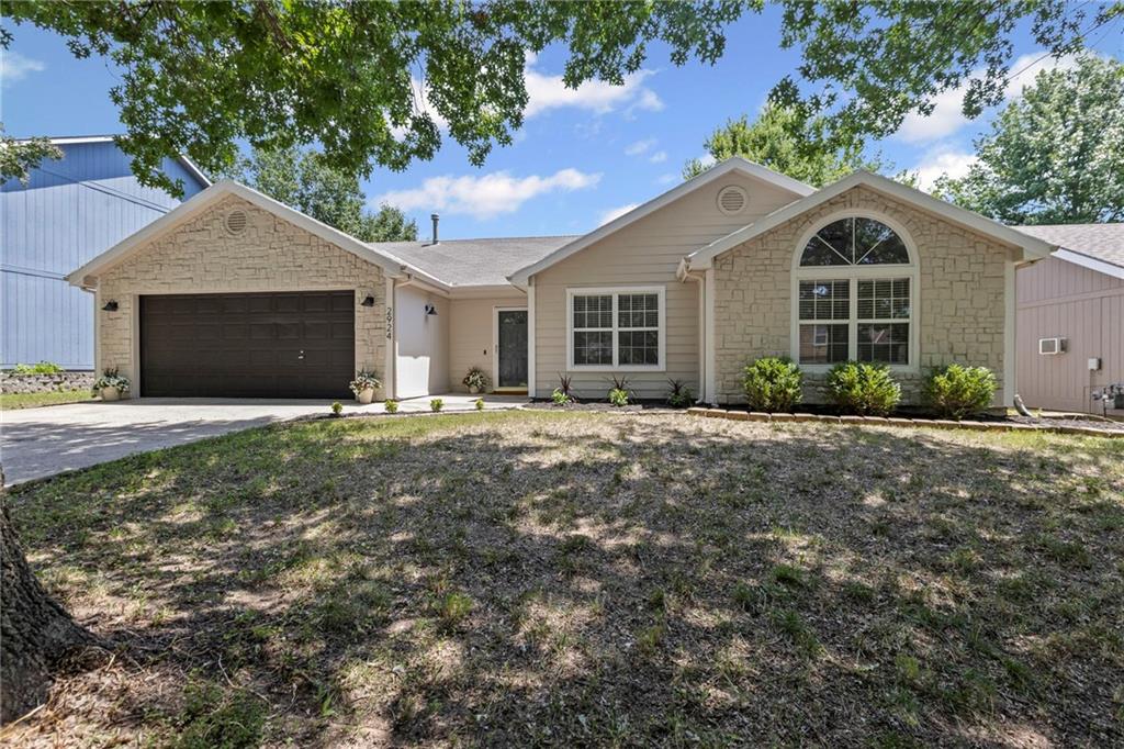 Listing Photo MLS #HMS2561676