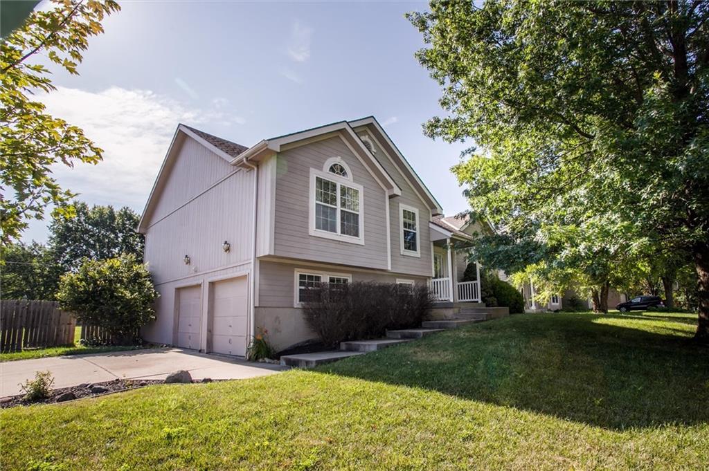 Listing Photo MLS #HMS2561777