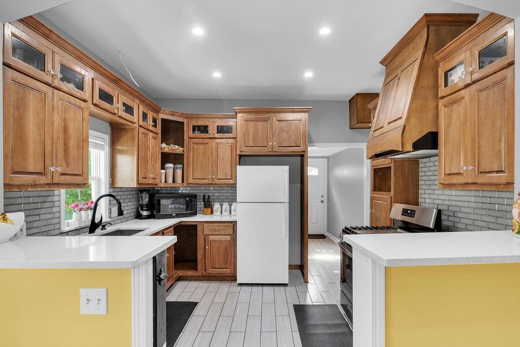Listing Photo MLS #HMS2562522