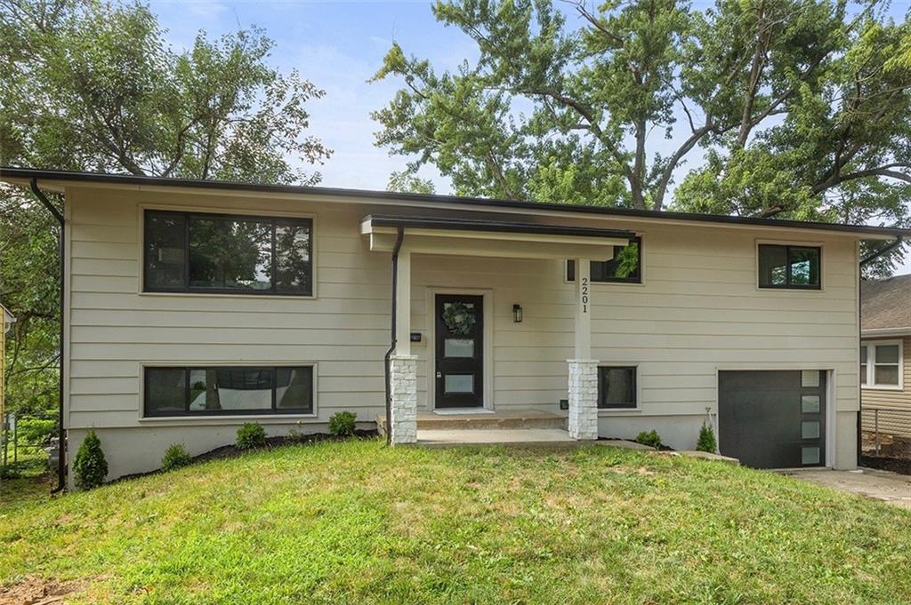 Listing Photo MLS #HMS2562598