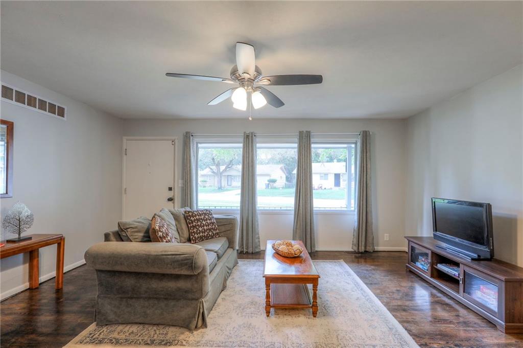 Listing Photo MLS #HMS2562772