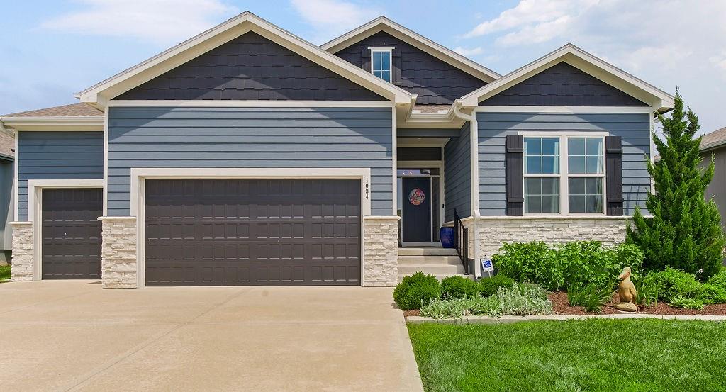 Listing Photo MLS #HMS2563016