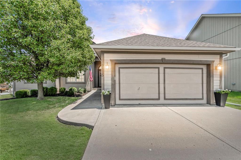 Listing Photo MLS #HMS2563135