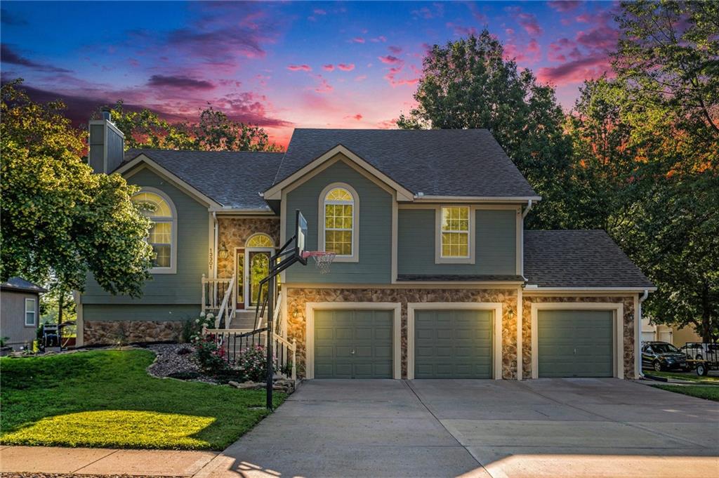 Listing Photo MLS #HMS2563270