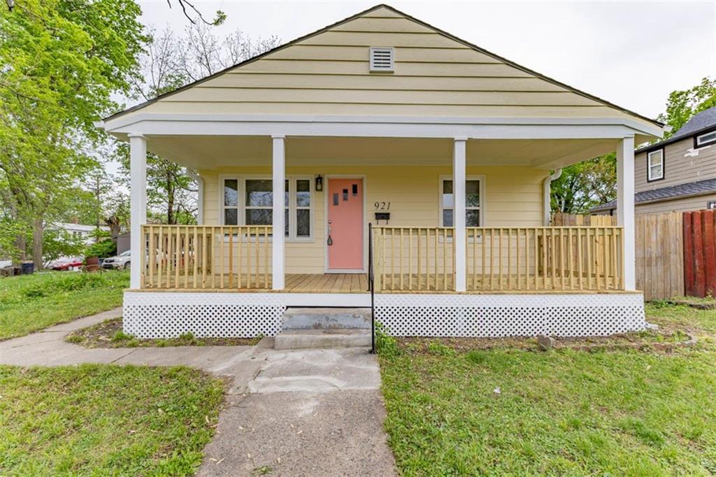 Listing Photo MLS #HMS2563802