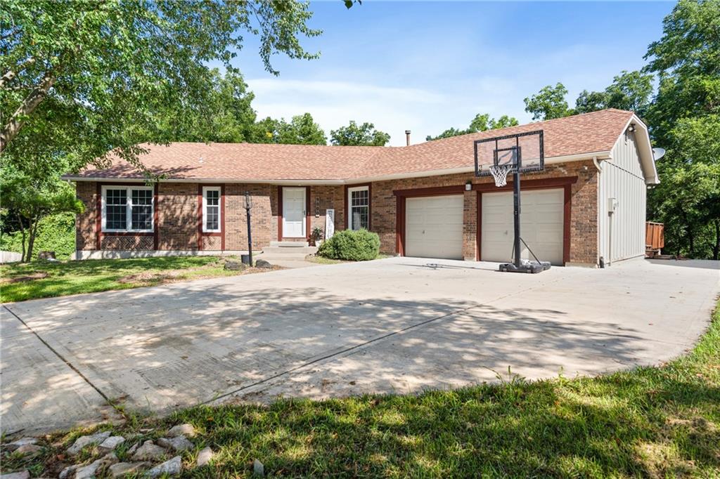 Listing Photo MLS #HMS2563932