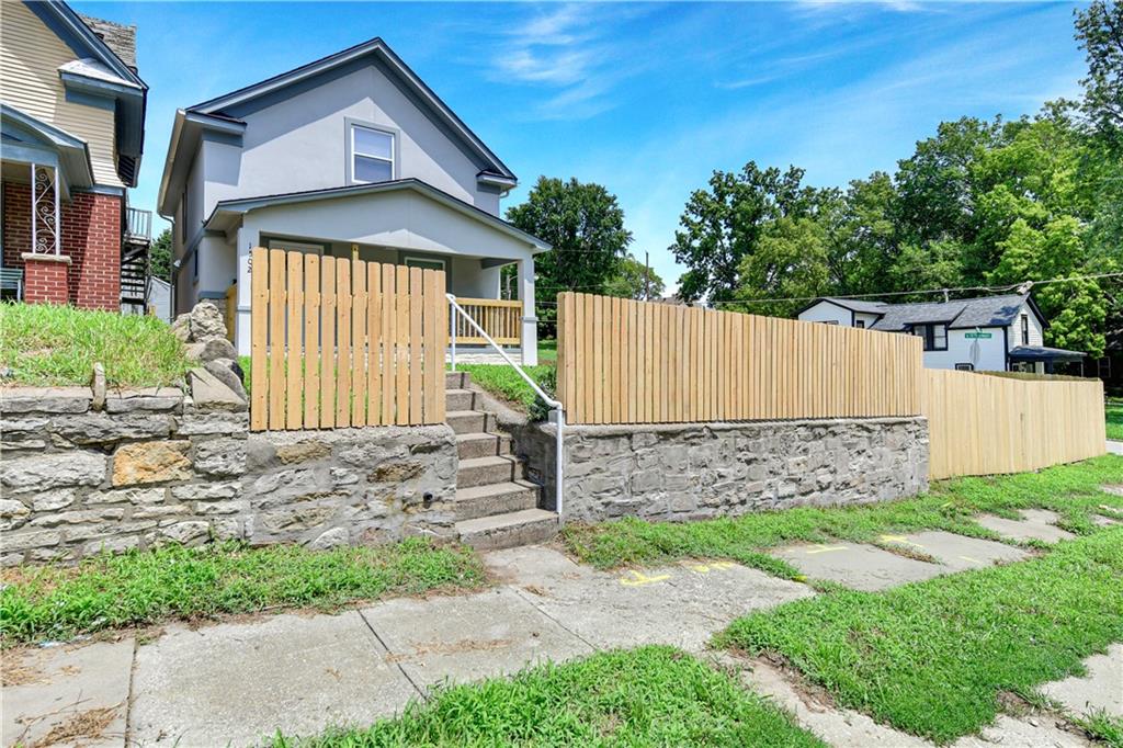 Listing Photo MLS #HMS2564314