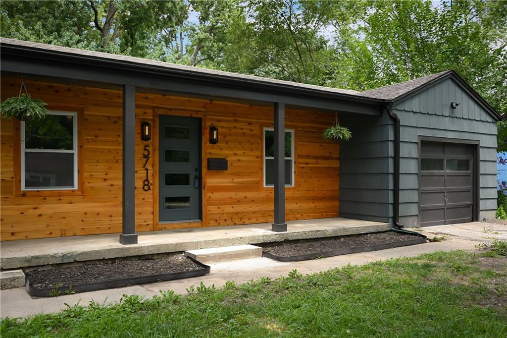 Listing Photo MLS #HMS2565406