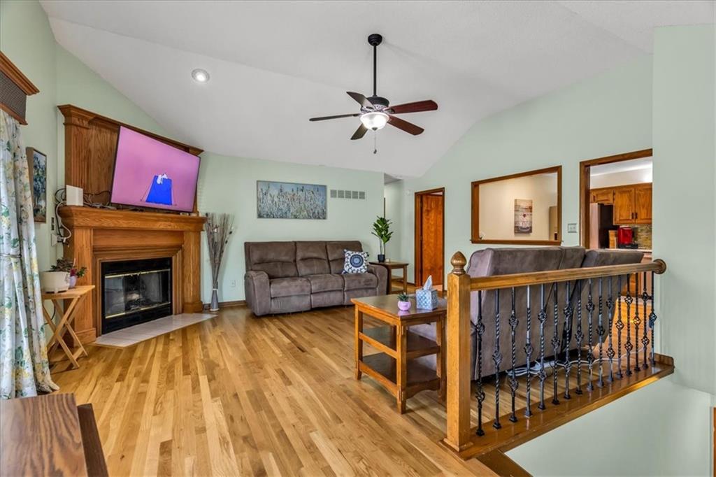 Listing Photo MLS #HMS2565518