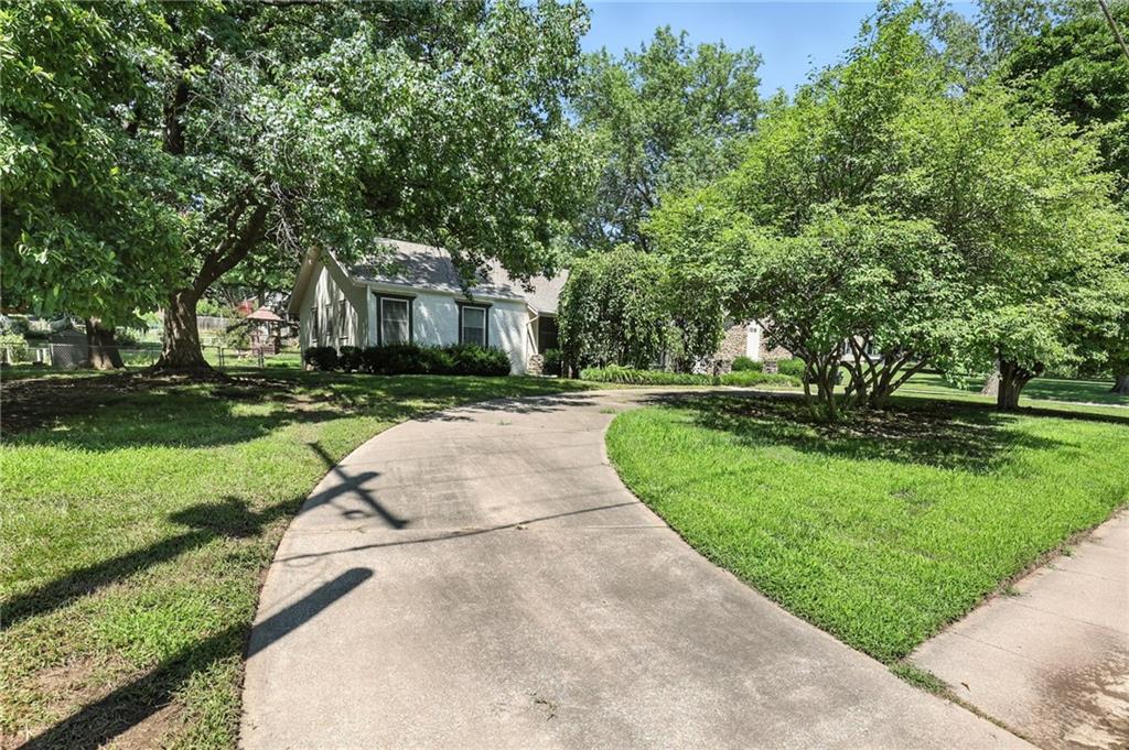 Listing Photo MLS #HMS2565775