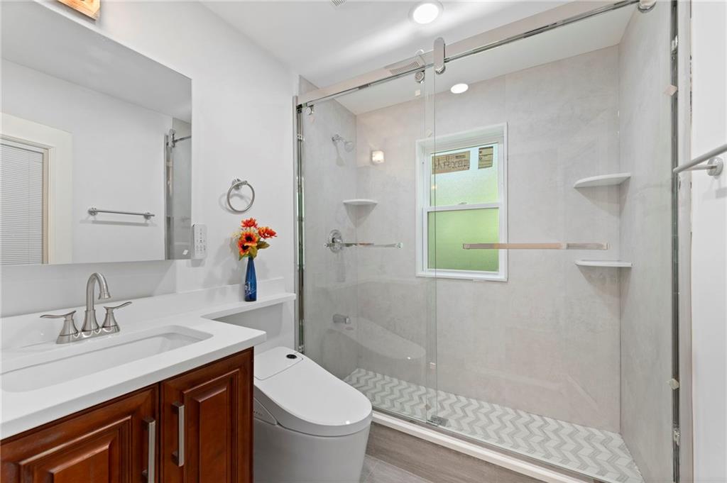 Listing Photo MLS #HMS2565873