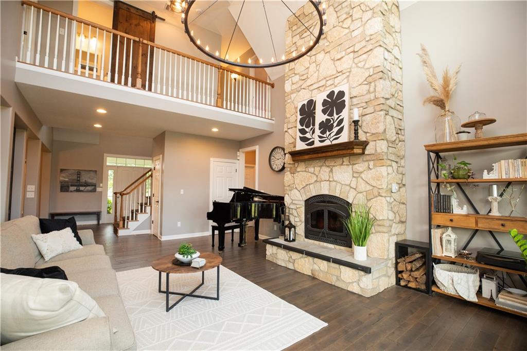 Listing Photo MLS #HMS2565906