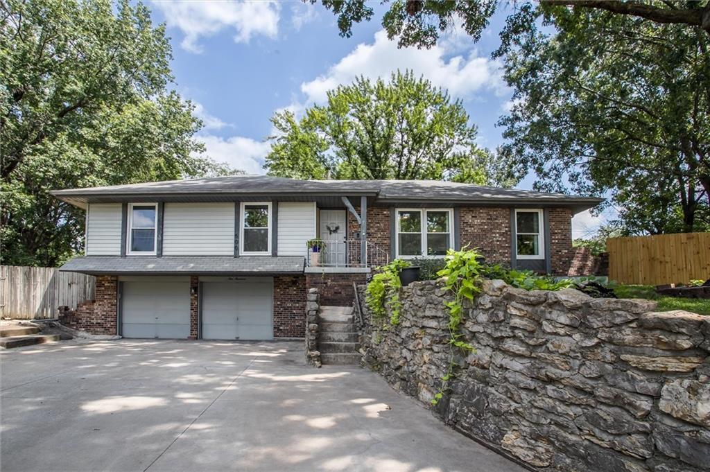 Listing Photo MLS #HMS2565929