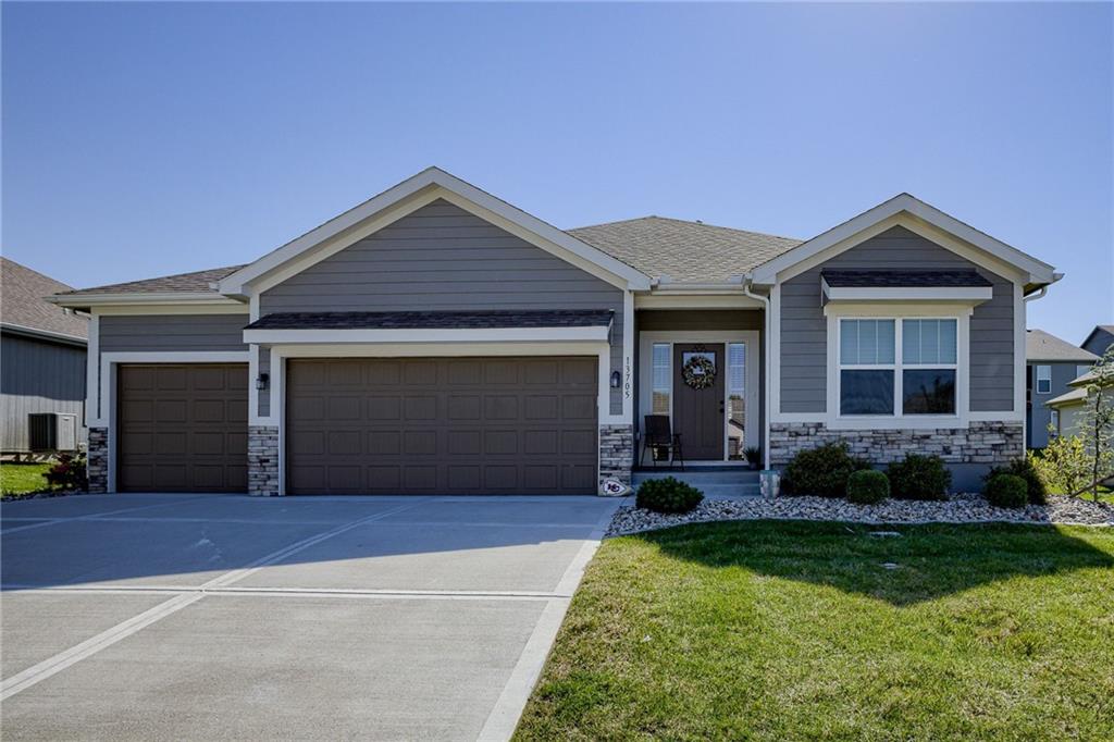 Listing Photo MLS #HMS2565964