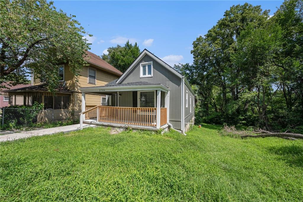 Listing Photo MLS #HMS2566296