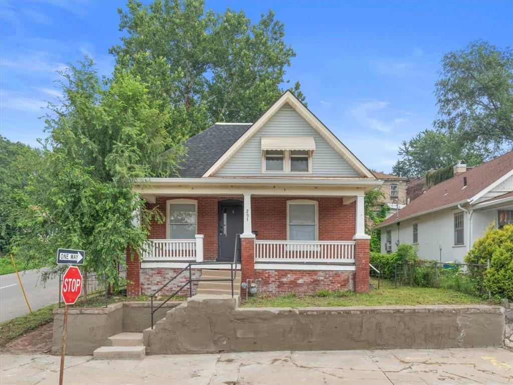 Listing Photo MLS #HMS2567075