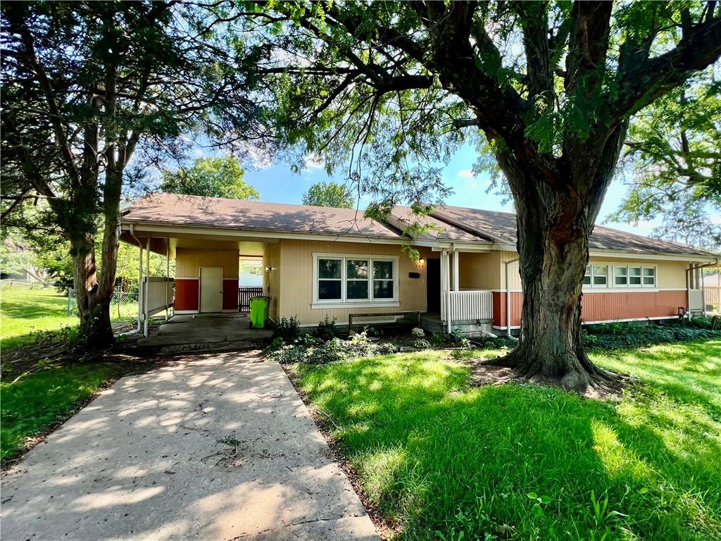 Listing Photo MLS #HMS2567143