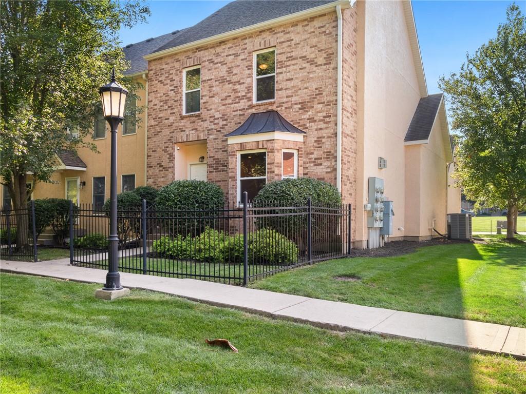 Listing Photo MLS #HMS2567250