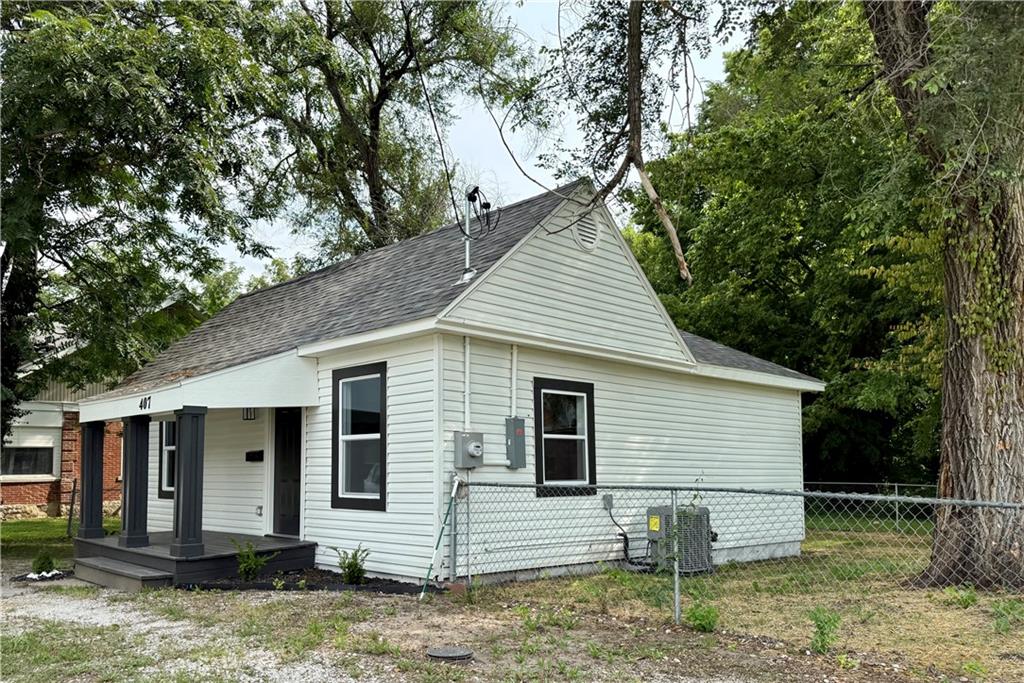 Listing Photo MLS #HMS2567406