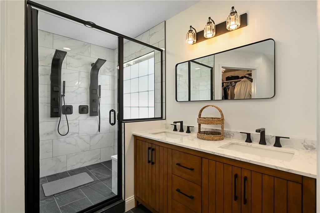 Listing Photo MLS #HMS2567730