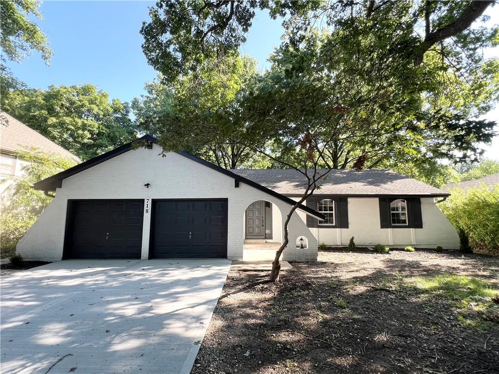 Listing Photo MLS #HMS2567904